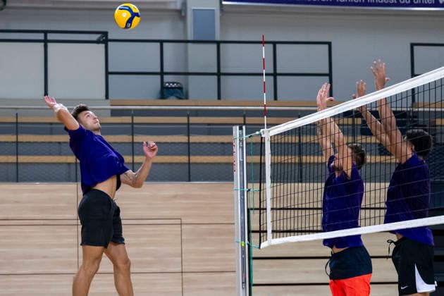 1.Volleyball Bundesliga -Saison 2026 2027 Cerebricks Volley Goats Mitteldeutschland Training Halle, Deutschland 20.August 2026: Im Bild:v.li.Cole Ketrzynski (Volleygoats) Halle Saale swh.Arena Sachsen-Anhalt Deutschland *** 1st Volleyball Bundesliga, 2026–2027 Season: Cerebricks Volley Goats Mitteldeutschland Training in Halle, Germany, August 20, 2026. Pictured, from left: Cole Ketrzynski, Volley Goats, Halle an der Saale, SWH Arena, Saxony-Anhalt, Germany