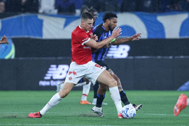 Atalanta v Hapoel Tel Aviv, UEFA Conference League qualification, Bergamo, Italy Bergamo, Italy, August 20th, 2026. Andrian Kraev (6) of Hapoel Tel Aviv FC and Ederson dos Santos (R) of Atalanta seen during the UEFA Conference League match between Atalanta B.C. and Hapoel Tel Aviv at the New Balance Arena in Bergamo. Italy, Bergamo  Copyright: xGonzalesxPhoto StefanoxNicolix