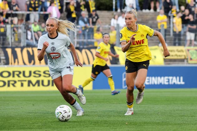 20.08.2026, xgrfx, Fussball Frauen Regionalliga West, Borussia Dortmund - Arminia Bielefeld v.l. Celine Preuß (Arminia Bielefeld), Ann-Sophie Vogel (Borussia Dortmund) Dortmund *** August 20, 2026, xgrfx, Women s Regional League West, Borussia Dortmund vs. Arminia Bielefeld, Celine Preuß (Arminia Bielefeld), Ann Sophie Vogel (Borussia Dortmund), Dortmund