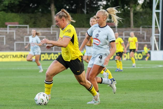 20.08.2026, xgrfx, Fussball Frauen Regionalliga West, Borussia Dortmund - Arminia Bielefeld v.l. Ramona Meier (Borussia Dortmund), Celine Preuß (Arminia Bielefeld) Dortmund *** August 20, 2026, xgrfx, Women s Regional League West, Borussia Dortmund vs. Arminia Bielefeld, Ramona Meier (Borussia Dortmund), Celine Preuß (Arminia Bielefeld), Dortmund