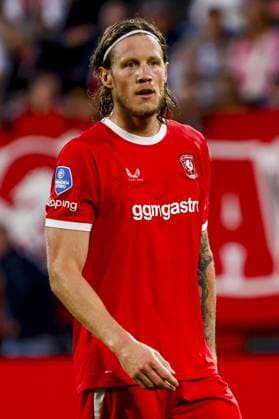 ENSCHEDE - Wout Weghorst of FC Twente during the UEFA Conference League match between FC Twente and Qarabag FK at De Grolsch Veste stadium on August 20, 2026 in Enschede, the Netherlands. WART BRINKERHOF ANP xVIxANPxSportx xMarcelxterxBalsxIVx 565904048 originalFilename: 565904048.jpg