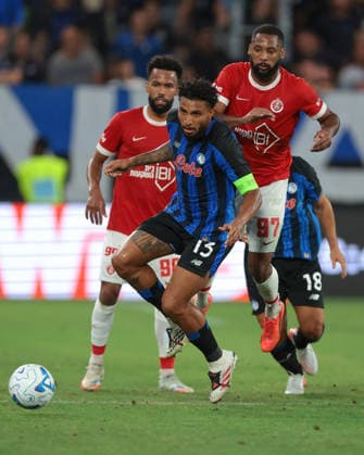Atalanta v Hapoel Tev Aviv FC - UEFA Conference League - Gewiss Stadium Bergamo, Italy, 20th August 2026. Falcao of Hapoel Tel-Aviv FC looks on as team mate Marcus Coco challenges Ederson of Atalanta during the Atalanta vs Hapoel Tev Aviv FC UEFA Conference League Play off 1st Leg match at Stadio di Bergamo, Bergamo. Picture credit should read: Jonathan Moscrop Bergamo Stadio di Bergamo
