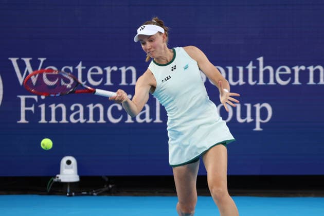 August 20, 2026, Mason, Oh, USA: Cincinnati Open Tennis 2026 - Elena Rybakina hits a ball against Iga Swiatek in the Cincinnati Open Tennis Tournament held in Mason OH. 2026 08 20. ZUMAPress Mason USA - ZUMAn24_ 20260820_zaf_n24_220 Copyright: xWallyxNellx