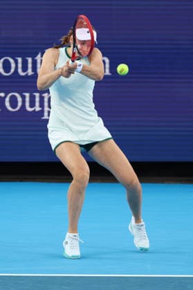 August 20, 2026, Mason, Oh, USA: Cincinnati Open Tennis 2026 - Elena Rybakina hits a ball against Iga Swiatek in the Cincinnati Open Tennis Tournament held in Mason OH. 2026 08 20. ZUMAPress Mason USA - ZUMAn24_ 20260820_zaf_n24_239 Copyright: xWallyxNellx