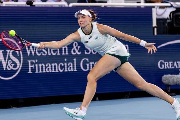 August 20, 2026, Mason, Ohio, U.S: Elena Rybakina (KAZ) reaches to return a shot during ThursdayÃ¢â‚¬â ¢s quarterfinals at the Cincinnati Open at the Lindner Family Tennis Center , Mason, Oh. Tennis 2026 - Cincinnati Open WTA, Tennis Damen  - ZUMAs304 20260820_zaf_s304_190 Copyright: xScottxStuartx