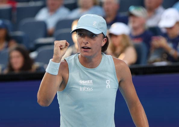August 20, 2026, Mason, Ohio, USA: IGA SWIATEK of Poland during the match against E. Rybakina of Kazakhstan in quarterfinals of tennis tournament WTA, Tennis Damen 1000 Cincinnati Open in Mason, USA. Rybakina retired Tennis: Cincinnati Open - Iga Swiatek 4:1 Elena Rybakina (Retired)  - ZUMAc278 20260820_zsp_c278_059 Copyright: xMarcinxCholewinskix