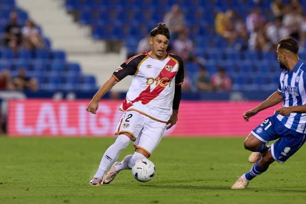 Rayo Vallecano vs Deportivo Alaves at Butarque stadium in Madrid, Spain - 20 Aug 2026 Andrei Ratiu of Rayo Vallecano seen in action during the LaLiga EA Sports 2026 2027 week 2 football match between Rayo Vallecano and Deportivo Alaves at Butarque stadium. Final score; Rayo Vallecano 1:1 Deportivo Alaves Madrid Spain Copyright: xFedericoxTitonex xSOPAxImagesx Federico-Titone-1443459