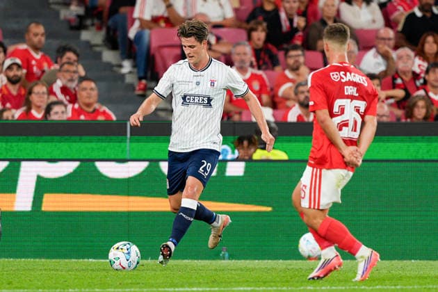 August 20, 2026, Lisbon, Portugal: Rasmus Carstensen of AGF Aarhus (L) and Samuel Dahl of SL Benfica (R) in action during the UEFA Europa League Play-Offs 1st leg football match between SL Benfica and Aarhus GF at Estadio da Luz. Final score: SL Benfica 3:1 AGF Aarhus SL Benfica Vs AGF Aarhus In Lisbon, Portugal - 20 Aug 2026  - ZUMAs197 20260820_aaa_s197_380 Copyright: xBrunoxdexCarvalhox