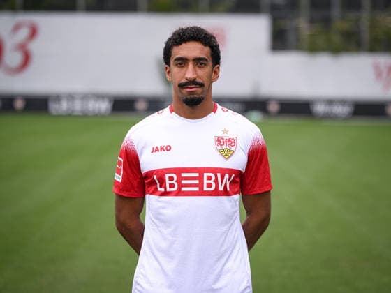 FUSSBALL 1. BUNDESLIGA SAISON 2026 2027 18.08.2026 Portraettermin beim VfB Stuttgart auf dem Trainingsgelaende: Tiago Tomas *** SOCCER: BUNDESLIGA 1, 2026–2027 SEASON, August 18, 2026: Photo shoot at VfB Stuttgart’s training facility with Tiago Tomas
