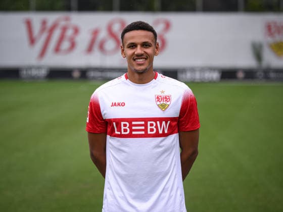FUSSBALL 1. BUNDESLIGA SAISON 2026 2027 18.08.2026 Portraettermin beim VfB Stuttgart auf dem Trainingsgelaende: Luca Jaquez *** SOCCER: BUNDESLIGA 1, 2026–2027 SEASON, August 18, 2026: Photo shoot at VfB Stuttgart’s training facility with Luca Jaquez