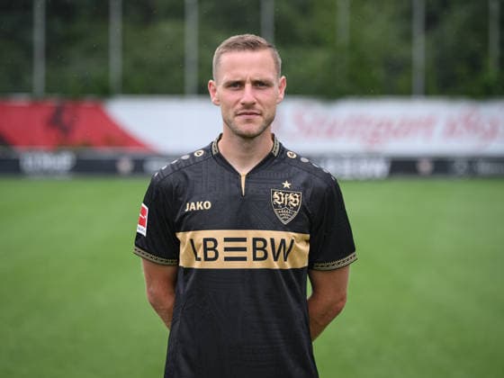FUSSBALL 1. BUNDESLIGA SAISON 2026 2027 18.08.2026 Portraettermin beim VfB Stuttgart auf dem Trainingsgelaende: Torwart Marius Funk *** SOCCER: BUNDESLIGA 1, 2026–2027 SEASON, August 18, 2026: Photo shoot at VfB Stuttgart’s training facility with goalkeeper Marius Funk