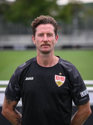 FUSSBALL 1. BUNDESLIGA SAISON 2026 2027 18.08.2026 Portraettermin beim VfB Stuttgart auf dem Trainingsgelaende: Athetiktrainer Dr. Andre Filipovic *** SOCCER: BUNDESLIGA 1, 2026–2027 SEASON, August 18, 2026: Photo shoot at VfB Stuttgart’s training facility with athletic trainer Dr. Andre Filipovic