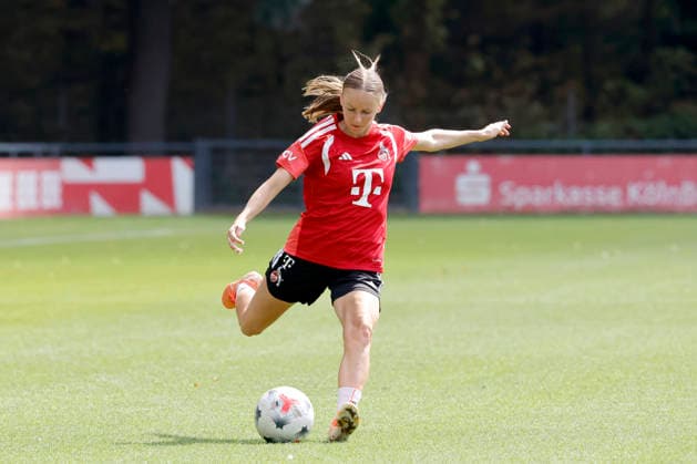 Fußballspielerin Laura Donhauser (Abwehr) beim Training der 1. Damen-Mannschaft des 1. FC Köln am Geißbockheim. Köln, 20.08.2026 NRW Deutschland *** Soccer player Laura Donhauser, a defender, during practice with the 1. FC Köln Women’s First Team at the Geißbockheim in Cologne, August 20, 2026, North Rhine-Westphalia, Germany Copyright: xChristophxHardtx