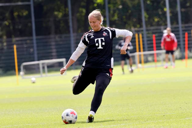 Torhüterin Pauline Nelles (Torwart) beim Training der 1. Damen-Mannschaft des 1. FC Köln am Geißbockheim. Köln, 20.08.2026 NRW Deutschland *** Goalkeeper Pauline Nelles during training with the 1. FC Köln Women s 1st Team at Geißbockheim in Cologne, August 20, 2026, North Rhine-Westphalia, Germany Copyright: xChristophxHardtx