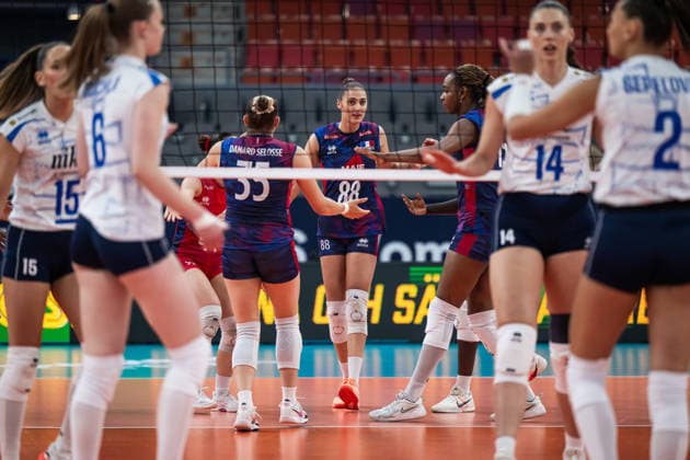 260821 Enora Danard-Selosse, Amelie Rotarand Marine Amandha Sylves of France celebrate during the CEV EuroVolley 2026 group stage volleyball match between France and Slovakia on August 21, 2026 in Gothenburg. Photo: Mathias Bergeld BILDBYRAN kod MB MB1401 volleyboll volleyball cev eurovolley 2026 volleyboll-em france slovakia dam bbeng frankrike slovakien women kvinner jubel *** August 21, 2026: Enora Danard Selosse, Amelie Rotarand, and Marine Amandha Sylves of France celebrate during the CEV EuroVolley 2026 group stage volleyball match between France and Slovakia on August 21, 2026 in Gothenburg. Photo by Mathias Bergeld. BILDBYRAN code MB MB1401 volleyball CEV EuroVolley 2026 women s volleyball European Championship France Slovakia women s team celebration  Copyright: MATHIASxBERGELD BB260821MB052