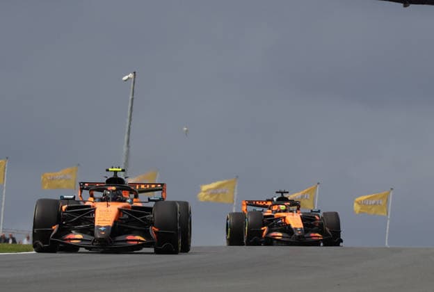21.08.2026, Circuit Park Zandvoort, Zandvoort, FORMULA 1 HEINEKEN DUTCH GRAND PRIX 2026, Lando Norris (GBR), McLaren Mastercard F1 Team, Oscar Piastri (AUS) (Photo by Alessandro Martellotta Hasan Bratic DeFodi Images) - *** August 21, 2026, Circuit Park Zandvoort, Zandvoort, 2026 FORMULA 1 HEINEKEN DUTCH GRAND PRIX, Lando Norris GBR, McLaren Mastercard F1 Team, Oscar Piastri AUS Photo by Alessandro Martellotta Hasan Bratic DeFodi Images