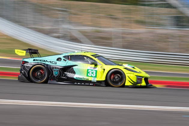 TF 4 Hours of Spa Francorchamps ELMS TF Sport Corevtte Z06 LMGT3.R gefahren von Blake McDonald, Alec Udell und Charlie Eastwood 4 Hours of Spa Francorchamps Lauf der European Le Mans Series in Spa (Belgien, Lüttich) *** TF Sport 4 Hours of Spa Francorchamps ELMS TF Sport Corvette Z06 LMGT3 R driven by Blake McDonald, Alec Udell, and Charlie Eastwood 4 Hours of Spa Francorchamps race of the European Le Mans Series at Spa, Belgium, Liège