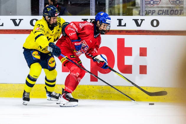 260821 Thea Johansson of Sweden and Sara Cajanova of Czech Republic during the Women™s Euro Hockey Tour match between Sweden and Czech Republic on August 21, 2026 in Kloten. Photo: Mathilda Schuler BILDBYRAN kod MA MA1021 ishockey Ice hockey, Eishockey women™s euro hockey tour sverige sweden tjeckien czech republic dam bbeng sverige sweden *** August 21, 2026: Thea Johansson of Sweden and Sara Cajanova of the Czech Republic during the Women’s Euro Hockey Tour match between Sweden and the Czech Republic on August 21, 2026 in Kloten. Photo by Mathilda Schuler. BILDBYRAN code MA MA1021 ice hockey women’s euro hockey tour Sweden Czech Republic women’s bbeng Sweden  Copyright: MATHILDAxSCHULER BB260821MA098