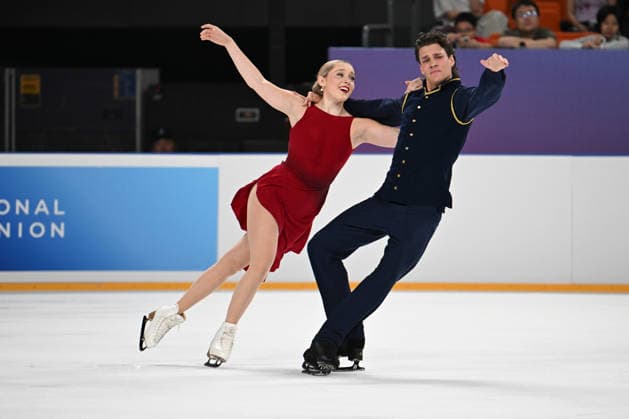 (260821) -- XI AN, Aug. 21, 2026 -- Summer Homick (L) Nicholas Buelow of Canada perform during the free dance of ice dance at ISU Figure skating, Eiskunstlauf Junior Grand Prix Xi an 2026 in Xi an, northwest China s Shaanxi Province, Aug. 21, 2026. ) (SP)CHINA-XI AN-FIGURE SKATING-ISU JUNIOR GRAND PRIX XI AN 2026 (CN) ZouxJingyi 