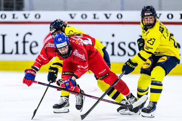 260821 Josefine Holmgren of Sweden and Tereza Plosova of Czech Republic and Thea Johansson of Sweden during the Women™s Euro Hockey Tour match between Sweden and Czech Republic on August 21, 2026 in Kloten. Photo: Mathilda Schuler BILDBYRAN kod MA MA1021 ishockey Ice hockey, Eishockey women™s euro hockey tour sverige sweden tjeckien czech republic dam bbeng sverige sweden *** August 21, 2026: Josefine Holmgren of Sweden, Tereza Plosova of the Czech Republic, and Thea Johansson of Sweden during the Women’s Euro Hockey Tour match between Sweden and the Czech Republic on August 21, 2026 in Kloten. Photo by Mathilda Schuler. BILDBYRAN code MA MA1021. ice hockey, women’s Euro Hockey Tour, Sweden, Czech Republic, women’s, BBENG, Sweden, Sweden  Copyright: MATHILDAxSCHULER BB260821MA104