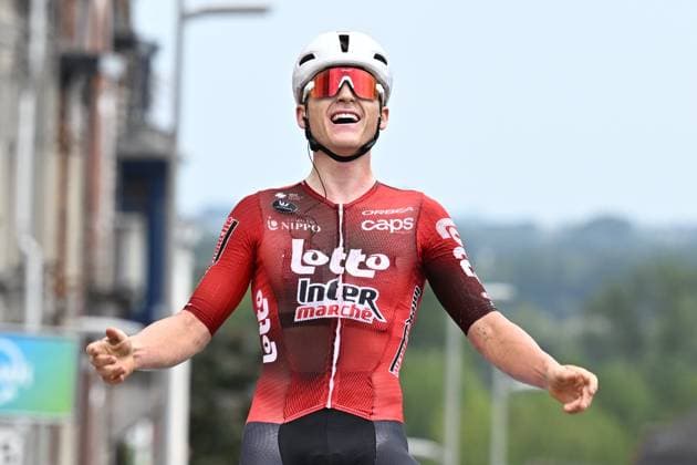 Belgian Jenno Berckmoes of Lotto-Intermarche celebrates as he crosses the finish line to win stage three of the Renewi Tour multi-stage cycling race, from Celles to Geraardsbergen (182 km) on Friday 21 August 2026. The five-day race takes place from 19 to 23 08. DAVIDxPINTENS  x0864589154stx