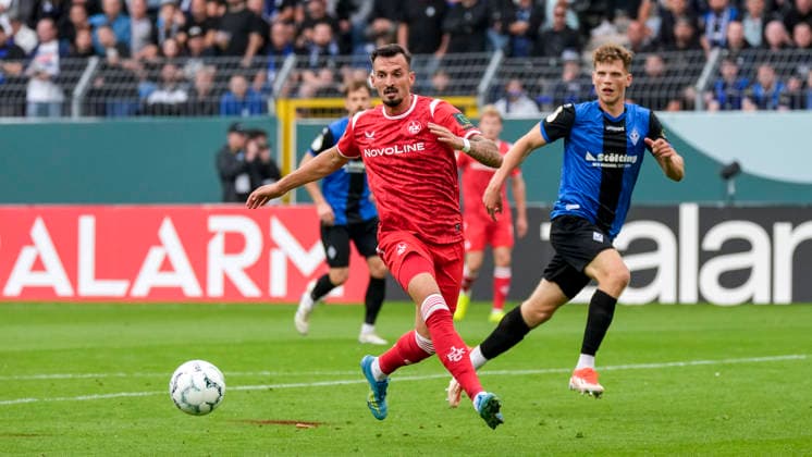 v.li.: Mergim Berisha (FCK, 20), Moritz Polte (SV Waldhof, 3), Zweikampf, Spielszene, Duell, duel, tackle, tackling, Dynamik, Action, Aktion, 21.08.2026, Mannheim (Deutschland), Fussball, DFB-Pokal, 1. Runde, SV Waldhof Mannheim - 1. FC Kaiserslautern, DFB DFL REGULATIONS PROHIBIT ANY USE OF PHOTOGRAPHS AS IMAGE SEQUENCES AND OR QUASI-VIDEO. *** v li Mergim Berisha FCK, 20, Moritz Polte SV Waldhof, 3, tackle, game scene, duel, tackle, tackling, dynamic, action, 21 08 2026, Mannheim, Germany, soccer, DFB Cup, 1st round, SV Waldhof Mannheim 1 vs. FC Kaiserslautern, DFB DFL REGULATIONS PROHIBIT ANY USE OF PHOTOGRAPHS AS IMAGE SEQUENCES AND OR QUASI-VIDEO xozx