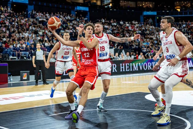Basketball Hamburg 21.08.2026 Turkish Airlines Supercup 2026 Kroatien (CRO) - Türkei (TUR) Ömer Kutluay (Türkei, No.12) Dominik Mavra (Kroatien, No.19) *** Basketball Hamburg, August 21, 2026 Turkish Airlines Supercup 2026 Croatia (CRO) vs. Turkey (TUR) Ömer Kutluay (Turkey, No. 12) Dominik Mavra (Croatia, No. 19)