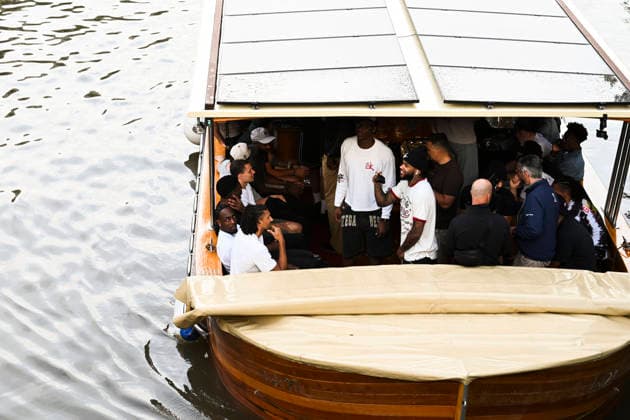 Luka Doncic and Los Angeles Lakers teammates take a sightseeing boat tour in Ljubljana Los Angeles Lakers star Luka Doncic takes his teammates on a sightseeing boat tour of Ljubljana during the team™s visit to the Slovenian capital. Doncic is hosting his Lakers teammates in his hometown as part of a four-day team gathering ahead of the new NBA, Basketball Herren, USA season. The group toured the city by boat, taking in Ljubljana™s historic city centre and landmarks along the Ljubljanica River. ljubljana Slovenia  Copyright: xNikxErikxNeubauerx DSC_2379