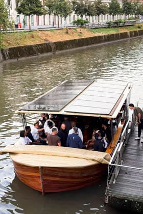 Luka Doncic and Los Angeles Lakers teammates take a sightseeing boat tour in Ljubljana Los Angeles Lakers star Luka Doncic takes his teammates on a sightseeing boat tour of Ljubljana during the team™s visit to the Slovenian capital. Doncic is hosting his Lakers teammates in his hometown as part of a four-day team gathering ahead of the new NBA, Basketball Herren, USA season. The group toured the city by boat, taking in Ljubljana™s historic city centre and landmarks along the Ljubljanica River. ljubljana Slovenia  Copyright: xNikxErikxNeubauerx IMG_5190