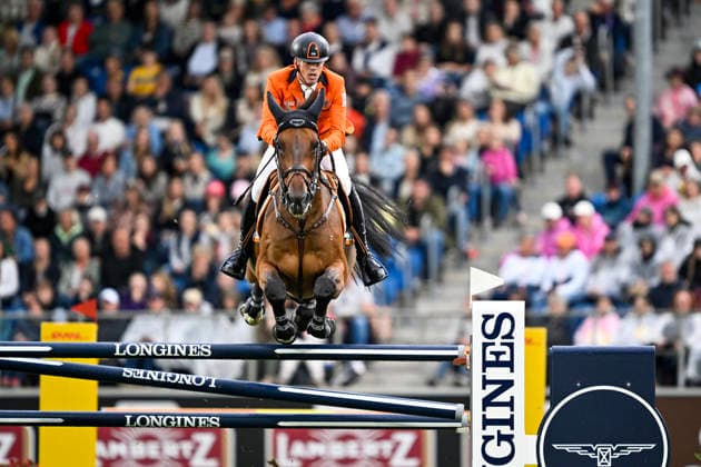 AACHEN, TYSKLAND 20260821 Harrie Smolders, Nederländerna, pa hästen Mr. Tac river vid fredagens hoppning, lagfinal, under ryttar-VM i Aachen. *** Bilden ingar i SPORTPAKET. För övriga BETALBILD ** AACHEN TYSKLAND x10050x *** AACHEN, GERMANY 20260821 Harrie Smolders of the Netherlands, riding Mr Tac, during Friday’s show jumping team final at the World Equestrian Games in Aachen *** This image is part of the SPORTS PACKAGE. For other images, see PAID IMAGES ** AACHEN, GERMANY x10050x  Copyright: xPontusxLundahl TTx RYTTAR-VM 2026