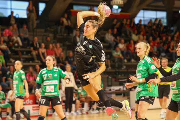 Handball, Women, DHB Cup, Reinickendorfer Füchse v SV Werder Bremen