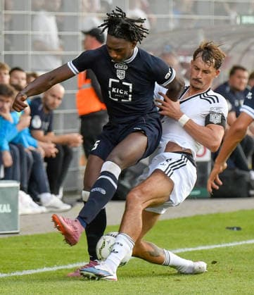v. li. im Zweikampf Farid Omorou (St. Tönis 15) Robin Koch (Eintracht Frankfurt 4) 21.08.2026 ¢ Fussball ¢ SC St. Tönis vs Eintracht Frankfurt, Grotenburg-Stadion, Krefeld, DFB DFL REGULATIONS PROHIBIT ANY USE OF PHOTOGRAPHS AS IMAGE SEQUENCES AND OR QUASI-VIDEO NRW Germany *** From left: Farid Omorou (St. Tönis 15) and Robin Koch (Eintracht Frankfurt 4) in a one-on-one battle, August 21, 2026 ¢ Soccer ¢ SC St. Tönis vs. Eintracht Frankfurt, Grotenburg Stadium, Krefeld, DFB DFL regulations prohibit any use of photographs as image sequences and or quasi-video NRW Germany Copyright: xpepphotox xSaschaxWeizx pep00321, pep_20260821_hm