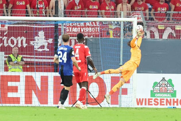 21.08.2026, xrekx, Fussball DFB Pokal 1.Runde, SV Waldhof Mannheim - 1.FC Kaiserslautern v.l. Julian Krahl (1.FC Kaiserslautern) Pfostentreffer (DFL DFB REGULATIONS PROHIBIT ANY USE OF PHOTOGRAPHS as IMAGE SEQUENCES and or QUASI-VIDEO) Mannheim *** August 21, 2026, xrekx, Soccer, DFB Cup First Round, SV Waldhof Mannheim 1 FC Kaiserslautern v l Julian Krahl 1 FC Kaiserslautern hit the post DFL DFB REGULATIONS PROHIBIT ANY USE OF PHOTOGRAPHS as IMAGE SEQUENCES and or QUASI-VIDEO Mannheim
