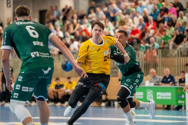 Handball I Herren I Saison 2026-2027 I DHB Pokal I 1. Runde I HC Oppenweiler Backnang - HSC 2000 Coburg I 21.08.2026 Sven Weßeling (24, HSC Coburg) mit Ball Backnang Murrtal Arena Baden-Württemberg Deutschland *** Handball I Men I 2026–2027 Season I DHB Cup I 1st Round I HC Oppenweiler Backnang vs. HSC 2000 Coburg I August 21, 2026 Sven Weßeling 24, HSC Coburg with the ball at Backnang Murrtal Arena, Baden-Württemberg, Germany Copyright: xLobeca MaxxPetershansx