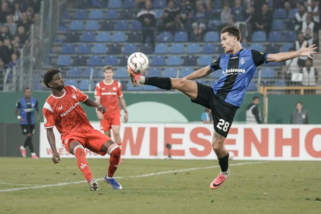 21.08.2026, xhettx, Fussball DFB Pokal 1.Runde, SV Waldhof Mannheim - 1.FC Kaiserslautern v.l. Diego Michel (SV Waldhof Mannheim, 28) holt den Ball runter (DFL DFB REGULATIONS PROHIBIT ANY USE OF PHOTOGRAPHS as IMAGE SEQUENCES and or QUASI-VIDEO) *** August 21, 2026, xhettx, Soccer, DFB Cup, First Round, SV Waldhof Mannheim 1 FC Kaiserslautern v l Diego Michel SV Waldhof Mannheim, 28 brings the ball down DFL DFB REGULATIONS PROHIBIT ANY USE OF PHOTOGRAPHS as IMAGE SEQUENCES and or QUASI-VIDEO