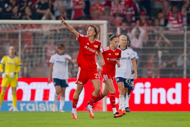 Germany, Berlin, Stadion an der Alten Foersterei, 21.08.2026, 1. FC Union Berlin vs. FC Bayern Muenchen, Nele Bauereisen (1. FC Union Berlin) trifft und Jubelt gemeinsam mit der Mannschaft, Photo by Eibner Pressefoto Tino Henschel 1. FC Union Berlin vs. FC Bayern Muenchen Berlin *** Germany, Berlin, Stadion an der Alten Foersterei, August 21, 2026, 1. FC Union Berlin vs. FC Bayern Munich, Nele Bauereisen of 1. FC Union Berlin scores and celebrates with the team, Photo by Eibner Pressefoto Tino Henschel 1. FC Union Berlin vs. FC Bayern Munich Berlin Copyright: xEibnerxPressefotox