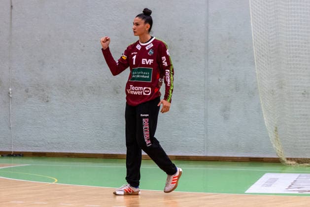 Mikaela Sobrinho Possatti (Frisch Auf! Göppingen, 01) freut sich über gehaltenen Wurf der Regensburger. ESV 1927 Regensburg vs. Frisch Auf! Goeppingen, Handball, DHB-Pokal Damen, Saison 2026 2027, 1. Runde, 21.08.2026 ESV 1927 Regensburg vs. Frisch Auf! Goeppingen, Handball, DHB-Pokal Damen, Saison 2026 2027, 1. Runde, 21.08.2026 Regensburg *** Mikaela Sobrinho Possatti of Frisch Auf Göppingen, No. 01, celebrates a saved shot by Regensburg ESV 1927 Regensburg vs. Frisch Auf Göppingen, Handball, DHB Women s Cup, 2026–2027 Season, Round 1, August 21, 2026 ESV 1927 Regensburg vs. Frisch Auf Göppingen, Handball, DHB Women’s Cup, 2026–2027 Season, Round 1, August 21, 2026 Regensburg Copyright: xEibner-Pressefoto ArdanxFuessmanx EP_AFN