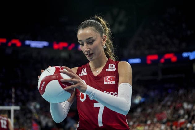 Turkiye v Latvia - CEV EuroVolley 2026 ISTANBUL, TURKIYE - AUGUST 21: Hande Baladin of Turkiye in action during the CEV Women s European Volleyball Championship Group A match between Turkiye and Latvia at Sinan Erdem Dome in Istanbul, Turkiye on August 21, 2026. Beyza Comert Anadolu Istanbul Turkey. Editorial use only. Please get in touch for any other usage.  Copyright: x2026xAnadoluxBeyzaxComertx