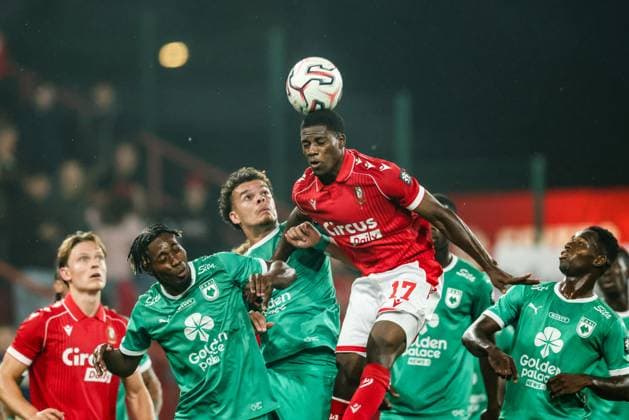 Standard s Bernard Nguene is pictured in action during a soccer match between Standard de Liege RAAL La Louviere, Friday 21 August 2026 in Liege, on day 3 of the 2026-2027 Jupiler Pro League first division of the Belgian championship. BRUNOxFAHY  x183934029x