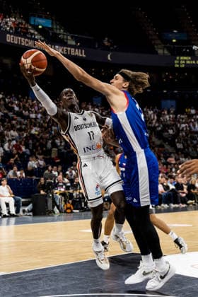 HAMBURG, GERMANY - AUGUST 21: Dennis Schroeder (Schröder, Schroder, Germany, 17) controls the ball against Adam Kejval (Czechia, 11) during a Turkish Airlines Basketball Supercup match between Germany vs. Czechia at Barclays Arena on August 21, 2026 in Hamburg, Germany. Hamburg Germany Copyright: xSteffiexWunderlx