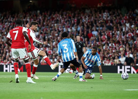 London, England, 21st August 2026. Kai Havertz of Arsenal scores the first goal during the Arsenal vs Coventry City Premier League match at the Emirates Stadium, London. Picture credit should read: David Klein Sportimage EDITORIAL USE ONLY. No use with unauthorised audio, video, data, fixture lists, club league logos or live services. Online in-match use limited to 120 images, no video emulation. No use in betting, games or single club league player publications. SPI_040_DK_Arsenal_Coventry SPI-4924-0040