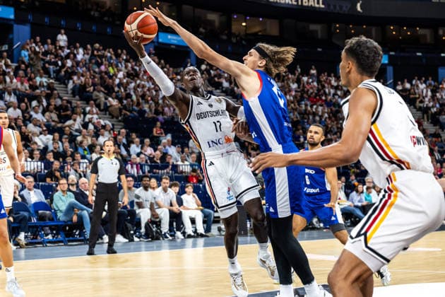 21.08.2026, GER, Turkish Airlines Supercup 2026, Hamburg, Deutschland-Tschechien Dennis Schroeder ( 17 Deutschland) Hamburg Barclays Arena Hamburg Deutschland *** August 21, 2026, GER, 2026 Turkish Airlines Super Cup, Hamburg, Germany, Czech Republic, Dennis Schroeder 17, Germany, Hamburg, Barclays Arena, Hamburg, Germany