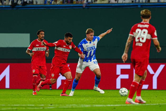 Deniz Undav (VfB Stuttgart, 26), Florian Carstens (FC Hansa Rostock, 17) GER, FC Hansa Rostock vs. VfB Stuttgart, Fußball, DFB-Pokal, 1. Runde, Saison 2026 2027, 21.08.2026 GER, FC Hansa Rostock vs. VfB Stuttgart, Fußball, DFB-Pokal, 1. Runde, Saison 2026 2027, 21.08.2026 Rostock *** Deniz Undav, VfB Stuttgart, 26; Florian Carstens, FC Hansa Rostock, 17 (GER); FC Hansa Rostock vs. VfB Stuttgart, Soccer, DFB Cup, 1st Round, 2026–2027 Season, August 21, 2026, GER, FC Hansa Rostock vs. VfB Stuttgart, Soccer, DFB Cup, Round 1, 2026–2027 season, August 21, 2026, Rostock Copyright: xEibner-Pressefoto MarcelxvonxFehrnx EP_MFN