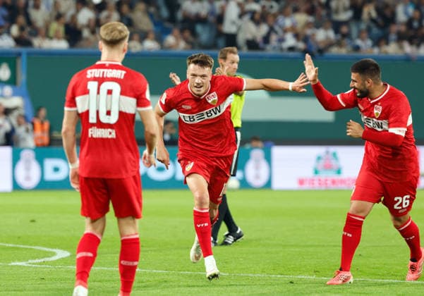 21.08.26 FC Hansa Rostock - VfB Stuttgart Deutschland, Rostock, 21.08.2026, Fussball, DFB-Pokal, Saison 2026 2027, FC Hansa Rostock - VfB Stuttgart: Dzenan Pejcinovic (VfB Stuttgart); Jubel Tor 0:1 Pejcinovic. *** August 21, 2026 FC Hansa Rostock vs. VfB Stuttgart Germany, Rostock, August 21, 2026, Soccer, DFB Cup, 2026–2027 season, FC Hansa Rostock vs. VfB Stuttgart, Dzenan Pejcinovic, VfB Stuttgart, celebration, goal, 0–1, Pejcinovic