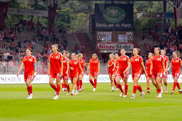 Germany, Berlin, Stadion an der Alten Foersterei, 21.08.2026, 1. Frauen Fußball Bundesliga, 1. FC Union Berlin vs. FC Bayern Muenchen, Team Union Berlin after Warm-Up, Photo by Eibner Pressefoto Tino Henschel 1. Frauen Fußball Bundesliga, 1. FC Union Berlin vs. FC Bayern Muenchen Berlin *** Germany, Berlin, Stadion an der Alten Foersterei, August 21, 2026, Women s Bundesliga, 1. FC Union Berlin vs. FC Bayern Munich, Union Berlin team after warm-up, Photo by Eibner Pressefoto Tino Henschel, Women s Bundesliga, 1. FC Union Berlin vs. FC Bayern Munich, Berlin Copyright: xEibnerxPressefotox