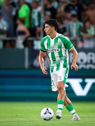 ESP: Real Betis v Real Sociedad - LaLiga EA Sports 2026 27 Marc Roca of Real Betis in action during La Liga EA Sports match between Real Betis and Real Sociedad at La Cartuja Stadium in Seville, Spain, on August 21, 2026. Seville Spain Sevilla Spain *** ESP Real Betis vs. Real Sociedad LaLiga EA Sports 2026 27 Marc Roca of Real Betis in action during the LaLiga EA Sports match between Real Betis and Real Sociedad at La Cartuja Stadium in Seville, Spain, on August 21, 2026 Seville Spain Sevilla Spain Copyright: xRAFAELxROMANx