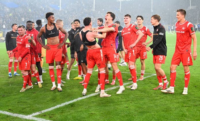 DFB-Pokal 2026 27 1. Runde Carl-Benz-Stadion SV Waldhof Mannheim (svw) - 1. FC Kaiserslautern (fck) 0:1 FCK-Jubel vor den Fans: mi: Erencan YARDIMCI (1. FC Kaiserslautern) und Jacob RASMUSSEN (1. FC Kaiserslautern) DFB-Pokal *** 2026-27 DFB Cup, First Round, Carl Benz Stadium: SV Waldhof Mannheim (SVW) 1, FC Kaiserslautern (FCK) 0. FCK celebrates in front of the fans with Erencan YARDIMCI (1, FC Kaiserslautern) and Jacob RASMUSSEN (1, FC Kaiserslautern) DFB Cup