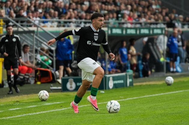 Deutschland: DFB Pokal 2026 2027 1.Runde, SC Preußen Münster vs Karlsruher SC, Freitag 21.08.2026 LVM-Preußenstadion (Münster, Nordrhein-Westfalen, Deutschland) Leon Tasov (SC Preußen Münster, 29) am Ball *** Germany, DFB Cup 2026–2027, First Round: SC Preußen Münster vs. Karlsruher SC, Friday, August 21, 2026, LVM Preußenstadion, Münster, North Rhine-Westphalia, Germany; Leon Tasov, SC Preußen Münster, 29, on the ball Copyright: xMerlexKölkingx