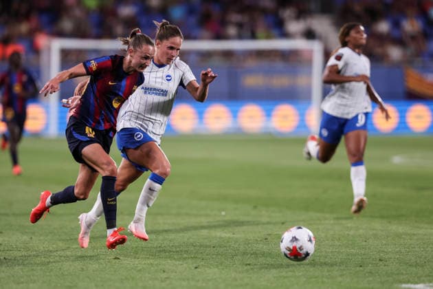 August 21, 2026, Sant Joan Despi, Barcelona, SPAIN: Caroline Graham of FC Barcelona, Barca and Caitlin Hayes of Brighton & Hove Albion in action during the Joan Gamper Trophy, football match played between FC Barcelona and Brighton & Hove Albion FC at Johan Cruyff Stadium on August 21, 2026 in Sant Joan Despi, Barcelona, Spain. Sant Joan Despi SPAIN - ZUMAa181 20260821_zaa_a181_155 Copyright: xJavierxBorregox