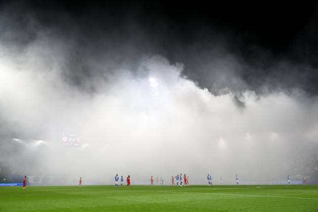 21.08.2026, xtgx, Fussball DFB-Pokal 1. Runde, FC Hansa Rostock - VfB Stuttgart, v.l. Spielunterbrechung, Rauch, Nebel, Pyro, Pyrotechnik, Bengalo, Rauch, Feuerwerk (DFL DFB REGULATIONS PROHIBIT ANY USE OF PHOTOGRAPHS as IMAGE SEQUENCES and or QUASI-VIDEO) Rostock *** August 21, 2026, xtgx, Soccer DFB Cup 1st Round, FC Hansa Rostock vs. VfB Stuttgart, from left: game interruption, smoke, fog, pyrotechnics, pyrotechnics, flares, smoke, fireworks. DFL and DFB regulations prohibit any use of photographs as image sequences and or quasi-video. Rostock